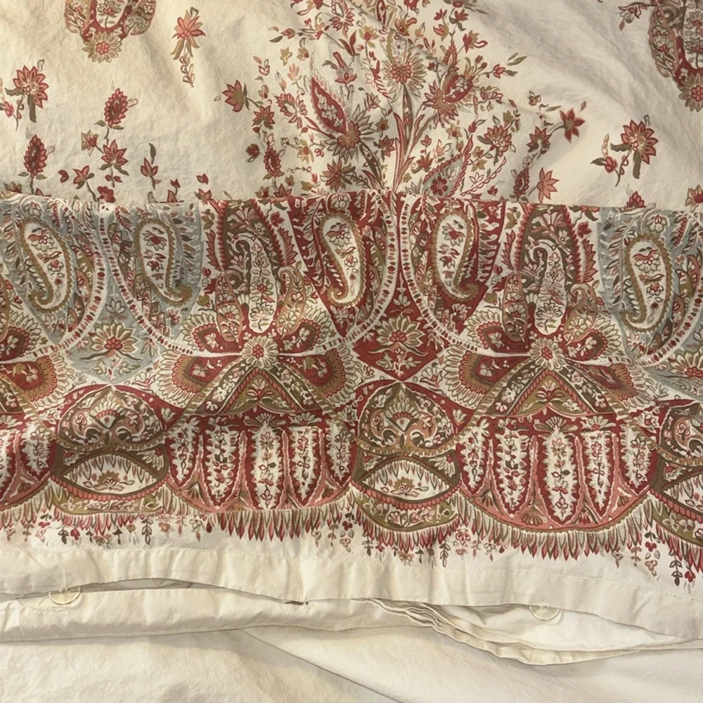 Pottery Barn FULL/QUEEN DUVET PAISLEY RED CREAM AND BLUE 2 Euro Shams